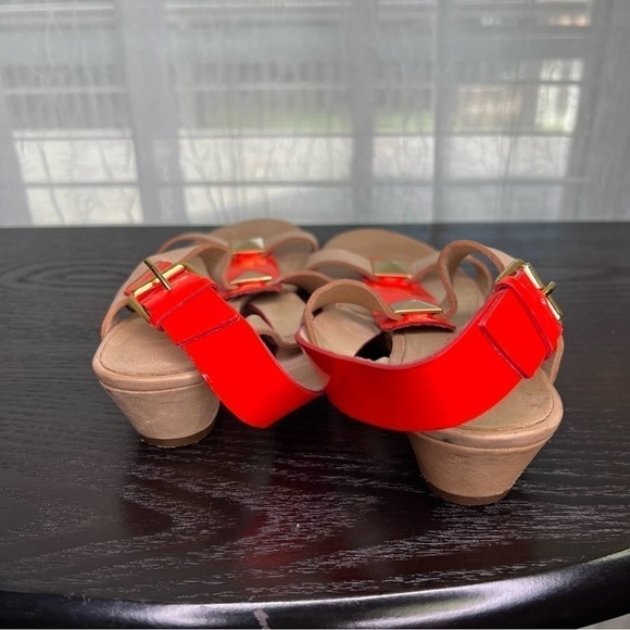 KATE Spade New York Sandals Neon Orange Patent Leather Gold Studs Size 8 - Picture 7 of 13